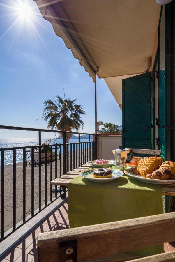 شقة Loft Balcone Sul Mare يتوجاني المظهر الخارجي الصورة