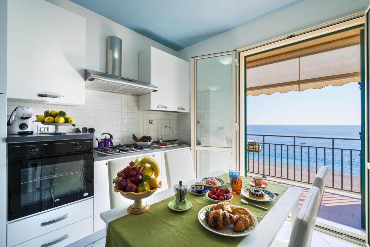 شقة Loft Balcone Sul Mare يتوجاني المظهر الخارجي الصورة