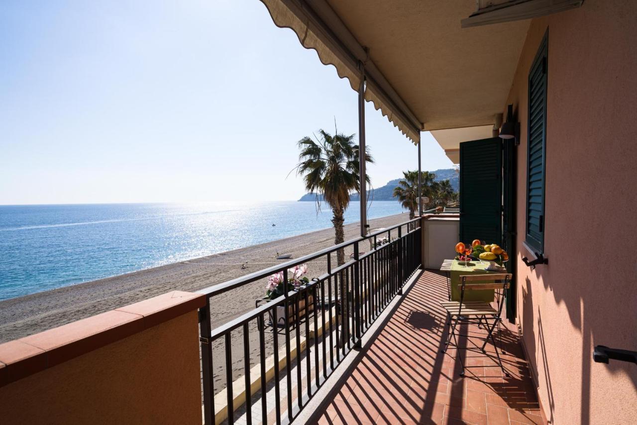 شقة Loft Balcone Sul Mare يتوجاني المظهر الخارجي الصورة