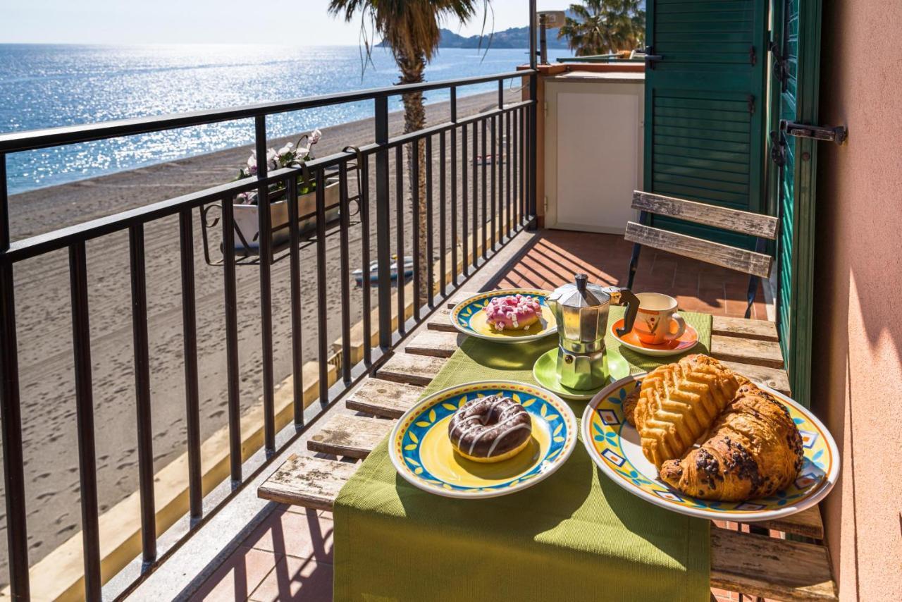 شقة Loft Balcone Sul Mare يتوجاني المظهر الخارجي الصورة