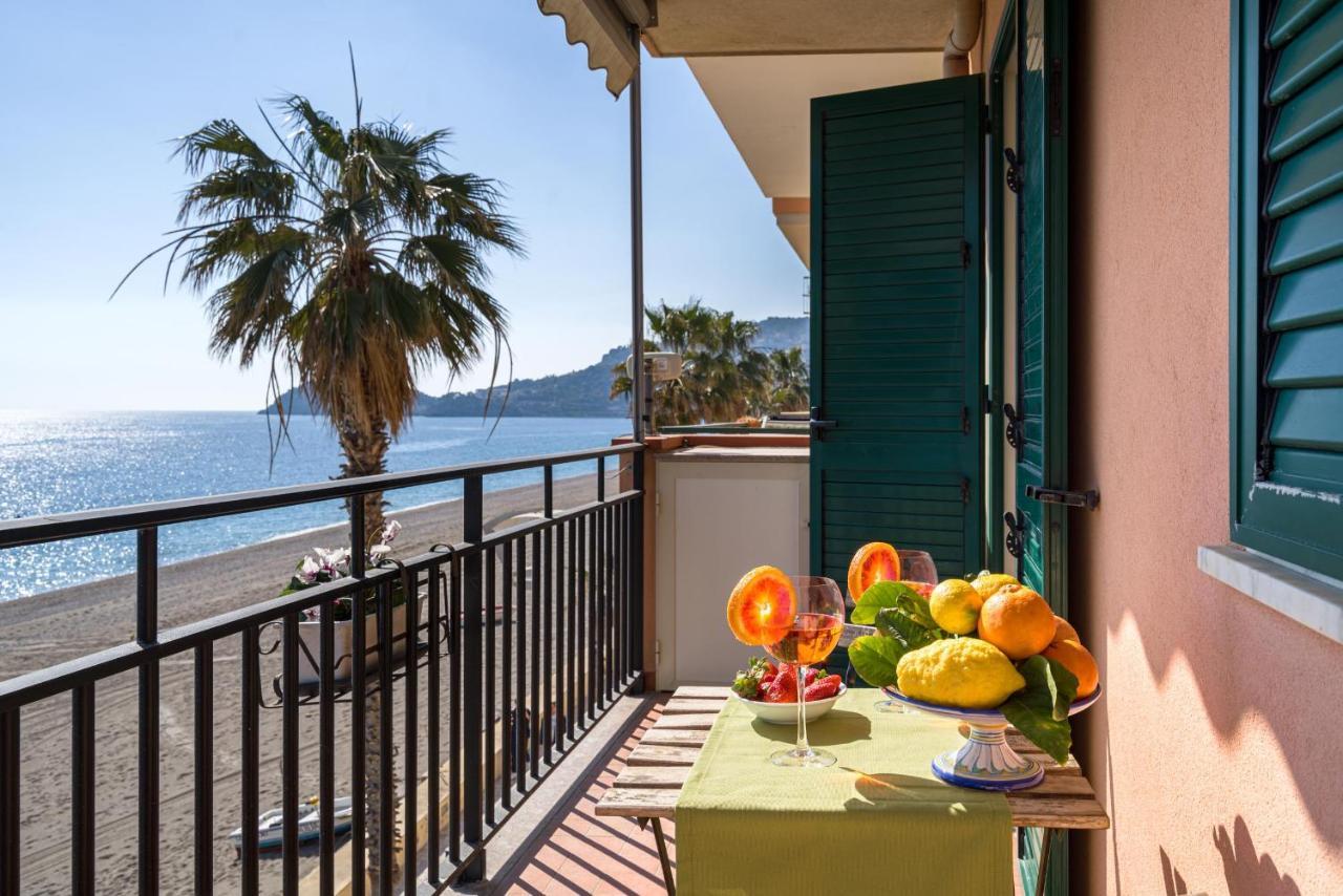 شقة Loft Balcone Sul Mare يتوجاني المظهر الخارجي الصورة