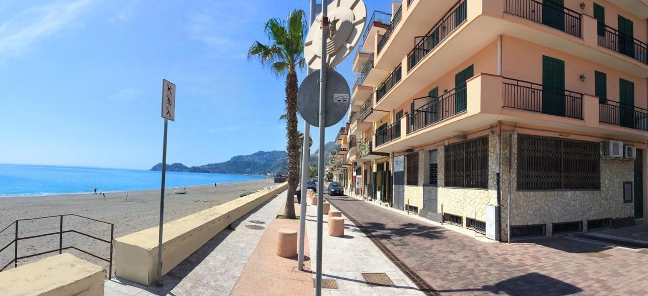 شقة Loft Balcone Sul Mare يتوجاني المظهر الخارجي الصورة