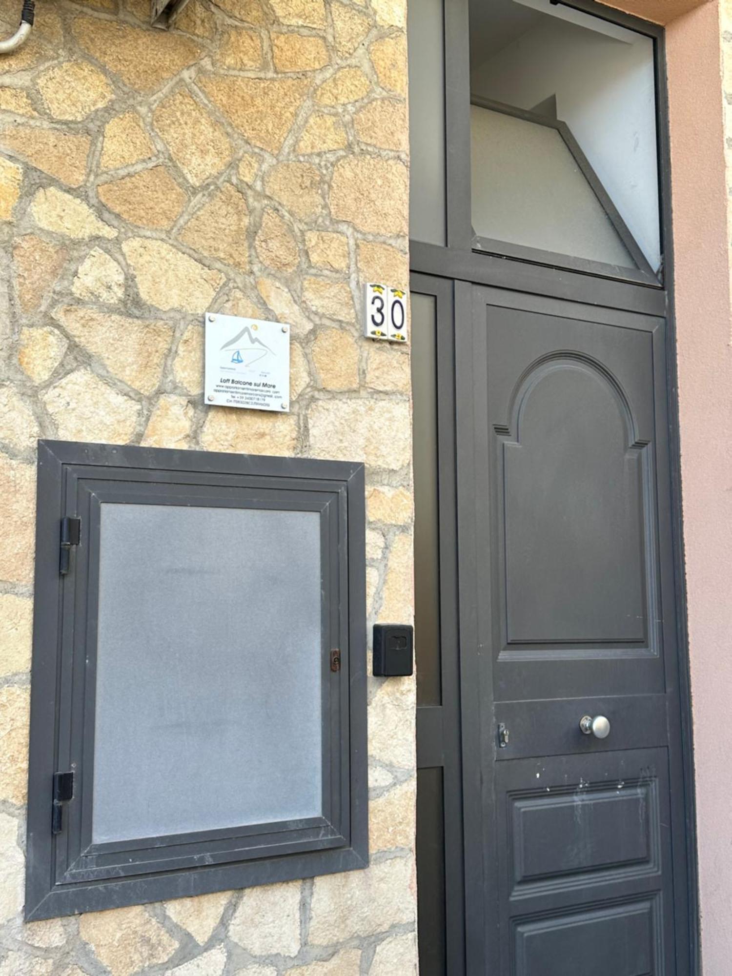 شقة Loft Balcone Sul Mare يتوجاني المظهر الخارجي الصورة